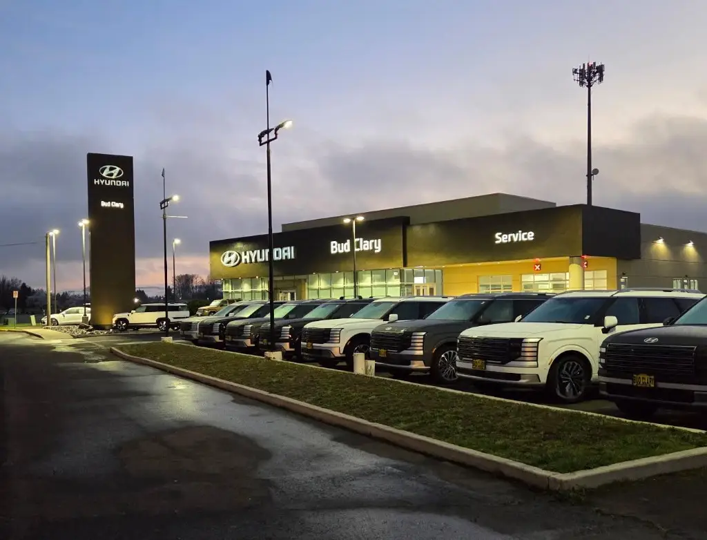 Bud Clary Hyundai: pylon and building channel letters at twilight
